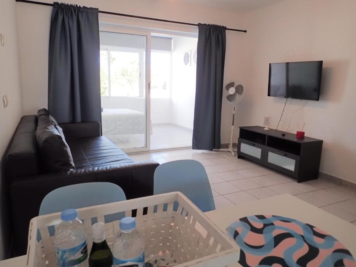 Apartamento En Playa Roca Primer Linea De Mar Costa Teguise Esterno foto