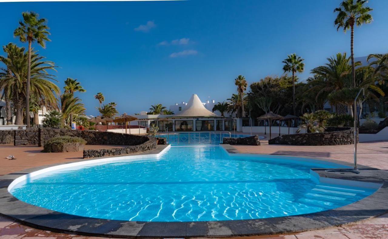 Apartamento En Playa Roca Primer Linea De Mar Costa Teguise Esterno foto